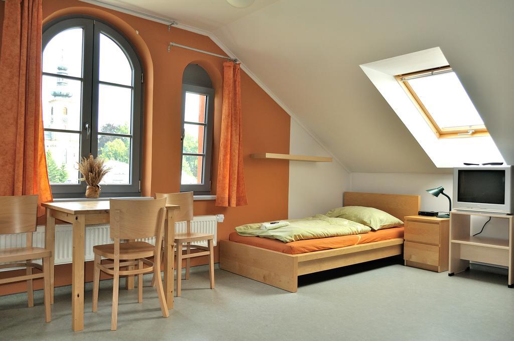 Hostel Lipa - Tovarna Krásná Lípa Zewnętrze zdjęcie
